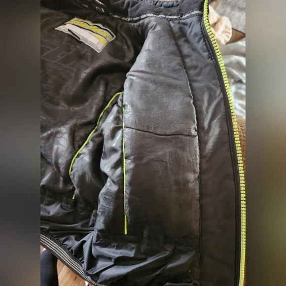 Youth Bolt Castle Jacket - Picture 15 of 16